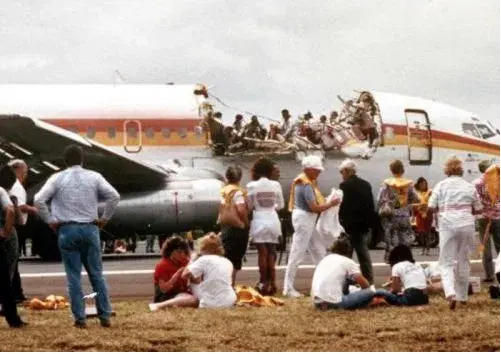 تحلیل یک حادثه؛ چه بر سر پرواز شماره ۲۴۳ خطوط هوایی Aloha آمد؟ 