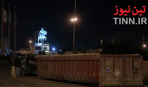 برخورد کامیون با پل عابرپیاده در مشهد