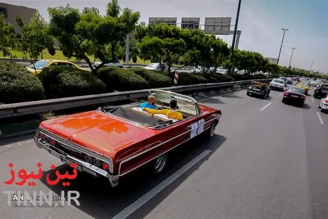 رژه 50 خودروی تاریخی در تهران