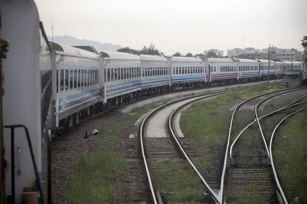 قطار بندر-تهران به مسیر خود ادامه می‌دهد