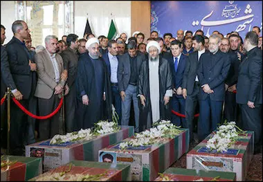 حضور وزیر راه و شهرسازی در مراسم وداع با شهدای حملات تروریستی تهران در مجلس شورای اسلامی