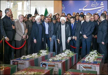 حضور وزیر راه و شهرسازی در مراسم وداع با شهدای حملات تروریستی تهران در مجلس شورای اسلامی