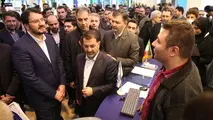 وزیر راه و شهرسازی از اولین ربات راهنما و سیستم پایش مسافر و شرکت های هواپیمایی بازدید کرد 