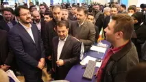 وزیر راه و شهرسازی از اولین ربات راهنما و سیستم پایش مسافر و شرکت های هواپیمایی بازدید کرد 