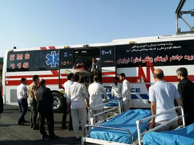 16 مصدوم در واژگونی مینی‌بوس محور تبریز- آذرشهر