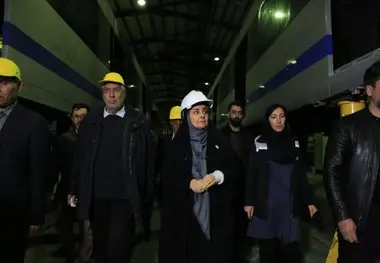 بازدید وزیر راه و شهرسازی از خطوط تولید واگن سازی ایریکو ابهر زنجان
