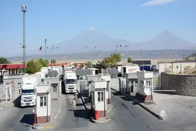  5.7 Million Travelers Cross Mehran Border in Ilam Province 