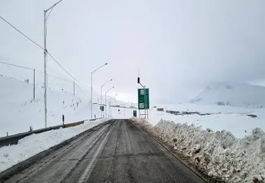 عملیات راهداری زمستانی در گردنه تیوان خراسان رضوی