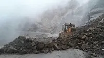 ریزش کوه محور ایلام - مهران را مسدود کرد