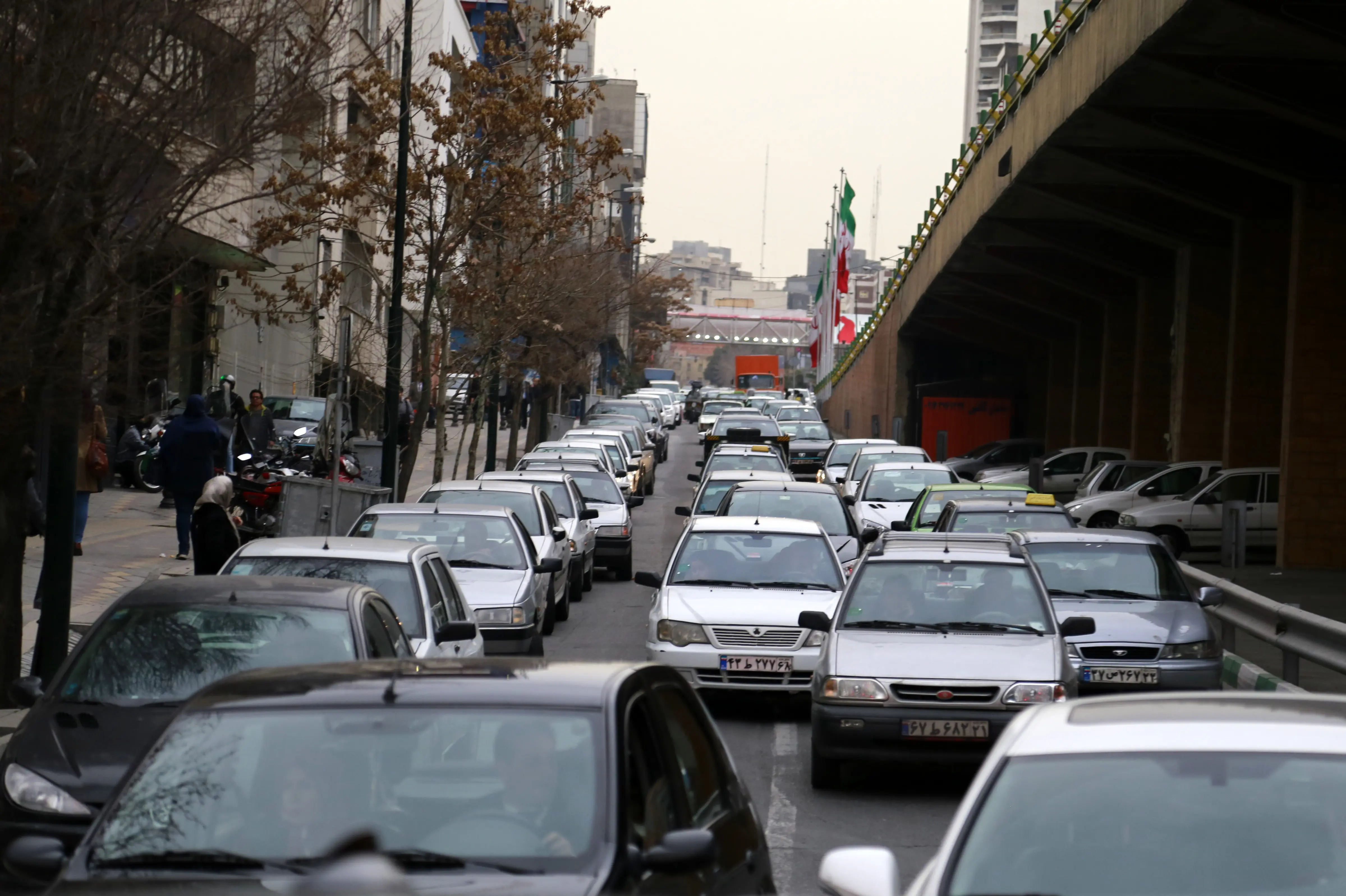 گره های کور ترافیکی در جنوب غرب تهران گشوده می شود