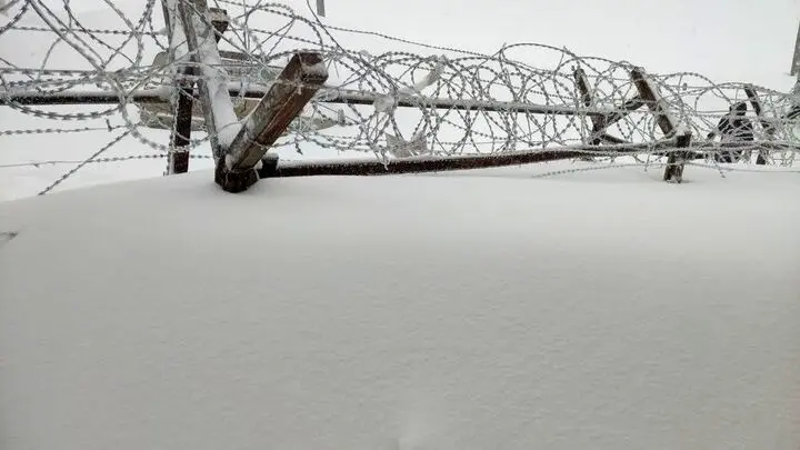 ممنوعیت تردد از گردنه ژالانه، ارتفاع برف به ۲ متر رسید