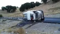 کامیون حامل گازوئیل در جاده کرج واژگون شد