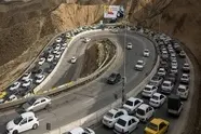 آخرین وضعیت ترافیکی و جوی محورهای مواصلاتی کشور: ترافیک چالوس و هراز سنگین، بارش برف و باران در جاده ها