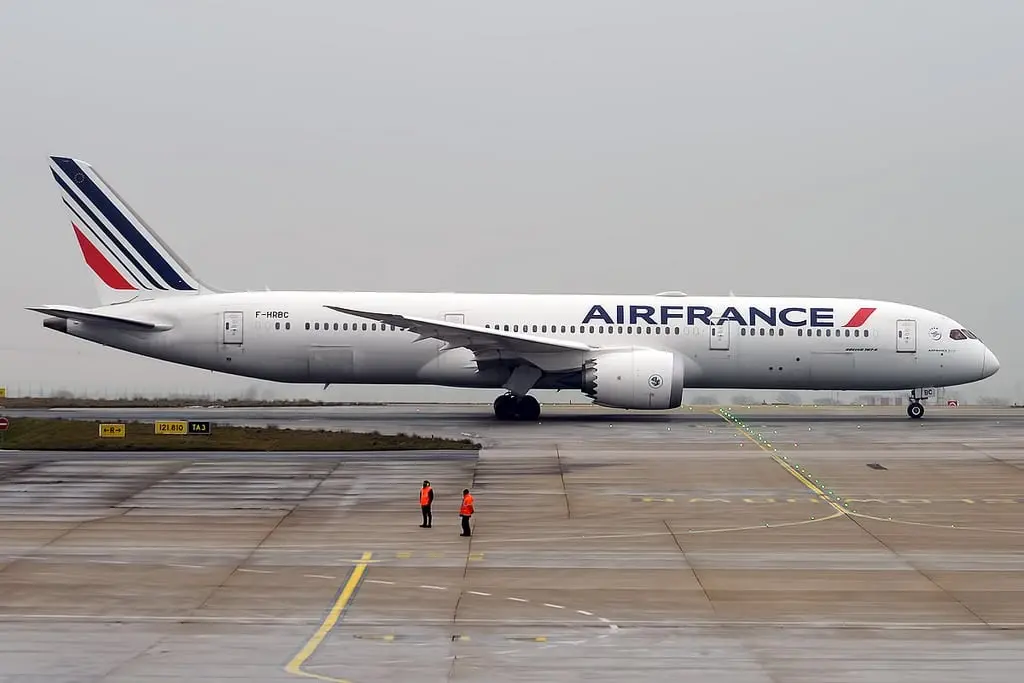 Air France takes delivery of its ninth (and last) Boeing 787 Dreamliner