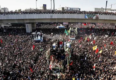  خاکسپاری پیکر شهید  سلیمانی در کرمان به تعویق افتاد‌