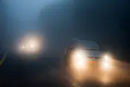 چراغ مه‌ شکن خودرو چیست و چه زمانی باید از آن استفاده کرد؟