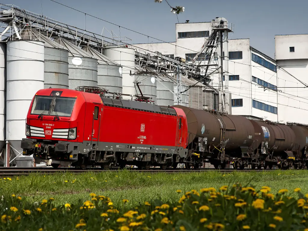 DB Cargo and Siemens sign locomotive telematics contract