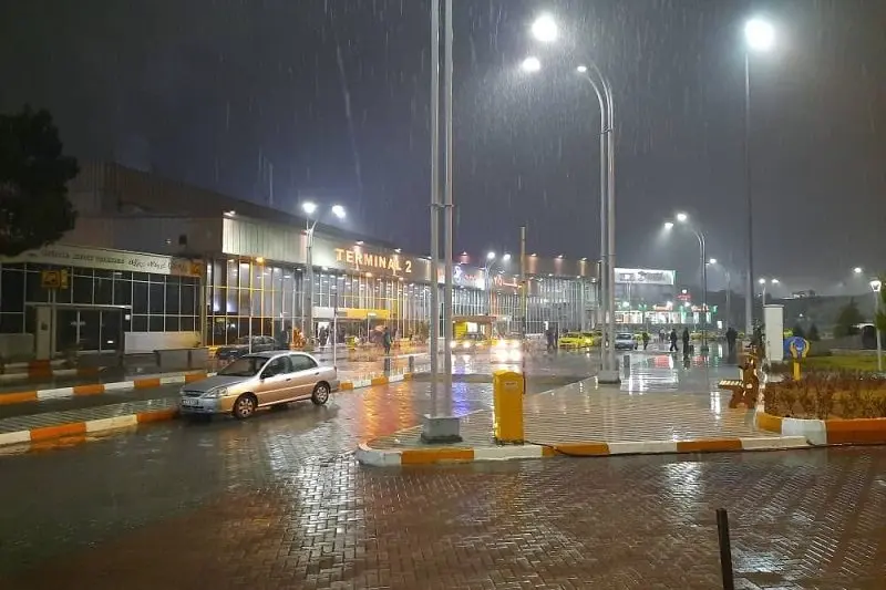 بارش برف و عملیات زمستانی در فرودگاه بین‌المللی مهرآباد تهران