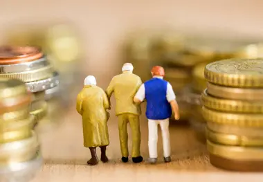 مابه التفاوت مستمری بازنشستگان تا پایان فردا واریز می شود / با اصلاح صندوق های بازنشستگی ، مستمری ها تا 1407 پایدار می شود