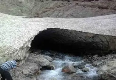 تونل برفی، تابلوی «خطر ریزش» ندارد!
