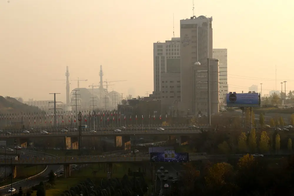 افزایش آلاینده دی‌اکسید گوگرد در تهران با وجود منع تردد دیزلی‌ها + جدول