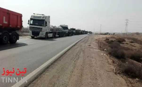 ◄ صف ۲۰ کیلومتری کامیون‌داران در مقابل بندر شهید رجایی + عکس
