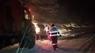 کوهنورد گرفتار شده در برف شاهین دژی از مرگ حتمی نجات یافت