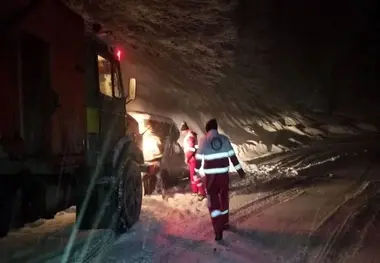 کوهنورد گرفتار شده در برف شاهین دژی از مرگ حتمی نجات یافت