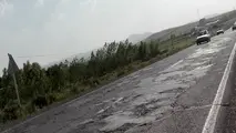یک راننده ناوگان عمومی: جاده همدان به کرمانشاه غیر قابل تردد شده است