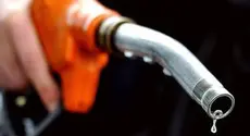 راه حل ناترازی بنزین نه تخصیص به کد ملی است و نه سه نرخی شدن