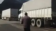 صف طولانی کامیون‌های ایرانی در ارمنستان برای انجام تست کرونا