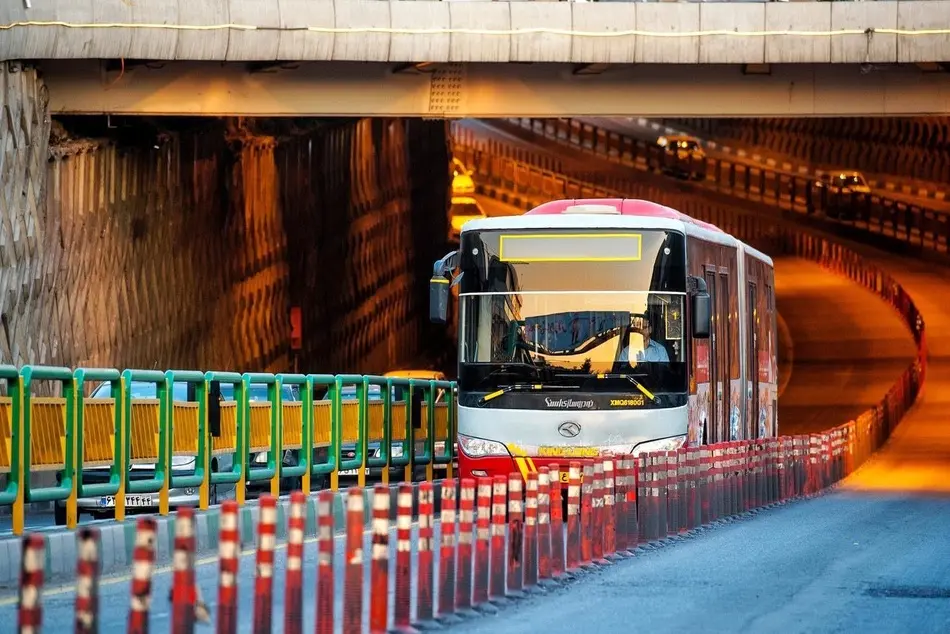 پلتفرم های حمل ونقل؛ رقیب یا ناجی حمل ونقل عمومی؟