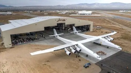 اولین پرواز بزرگترین هواپیمای جهان