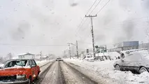 ارتش برای کمک به میدان آمد/ امدادرسانی تیپ ۱۱۶ به مردم گرفتار در برف و کولاک استان گیلان