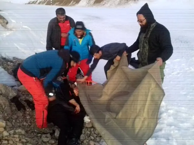 
کوهنوردان گرفتار شده در ارتفاعات اشترانکوه نجات یافتند

