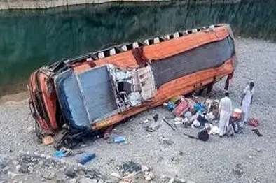 سقوط اتوبوس به دره در شمال پاکستان ۲۰ کشته برجای گذاشت 