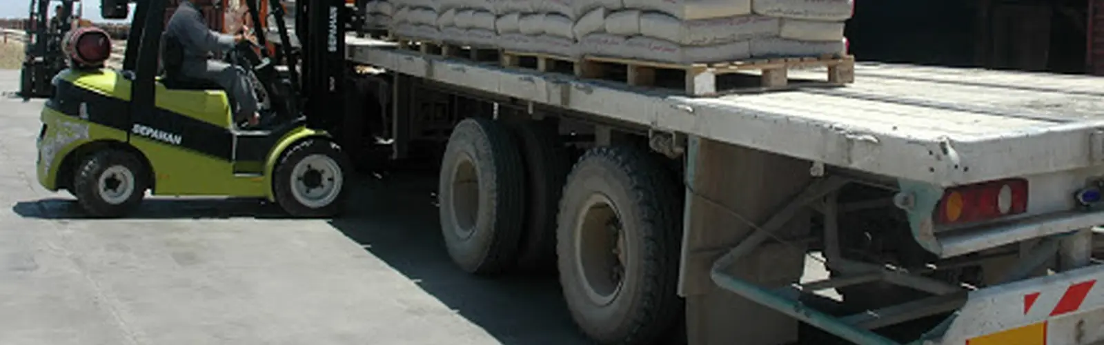 اقدام سوال برانگیز انجمن رانندگان کامیون حمل‌ونقل سیمان شهرری/ انجمنی که به هیچ نهادی پاسخگو نیست!