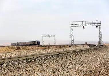 احداث راه‌آهن تندرو برای شیراز و بوشهر توجیه اقتصادی ندارد