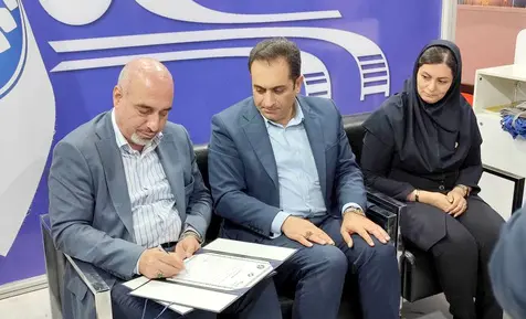  آیین امضای تفاهم نامه بین انجمن شرکت های حمل و نقل ریلی و شرکت بیمه معلم در حوزه بیمه تعهد پرداخت حقوق ورودی