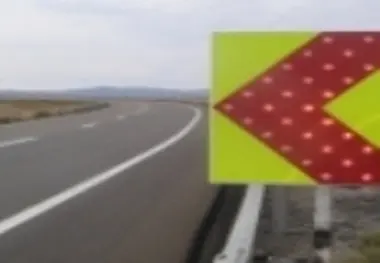 ورودی سنجان اراک هر لحظه منتظر واژگونی یک خودرو است