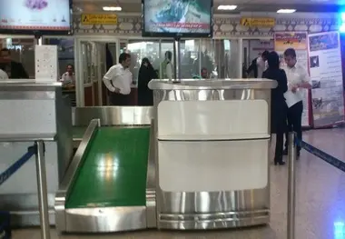 نصب کانترهای جدید گذرنامه در فرودگاه بین‌المللی شیراز