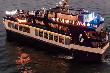 آغاز فعالیت کشتی گردشگری «کارینا» در سواحل بوشهر