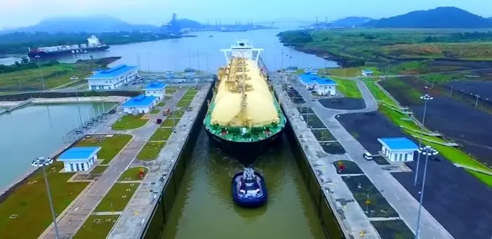 عبور چهار حامل LNG از کانال پاناما در یک روز