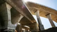 فیلم | پل تازه افتتاح شده در اصفهان از وسط ترک خورده؟!