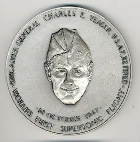 مدال نقره چاک ییگر به مناسبت دیوار صوتی