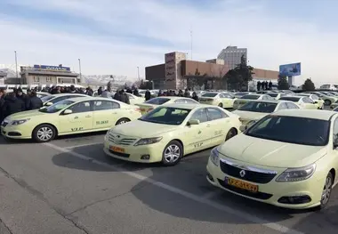 مشکلات تاکسیرانان در فرودگاه یزد بررسی شد