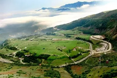 گردنه حیران؛ گذرگاه ابری مرز ایران و آذربایجان که چشم هر بیننده ای را خیره می کند