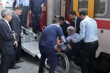 خدمات زمینی و ریلی برای معلولان و سالمندان مناسب‌ سازی می‌ شود