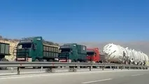 فیلم| حمل و نقل جاده ای محموله فوق سنگین از اراک به کرمان