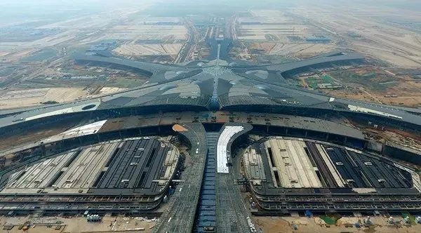 بزرگ‌ترین قطب فرودگاهی جهان در چین افتتاح شد